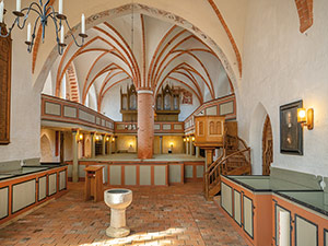 Dorfkirche Lüdershagen - zweischiffige Kirche
