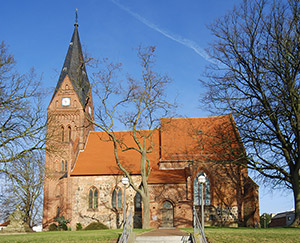 Kirche Damgarten - Südansicht - Bild vergrößern ...