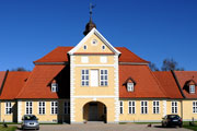 Mittelteil ehemaliges Adliges Fr&auml;uleinstift