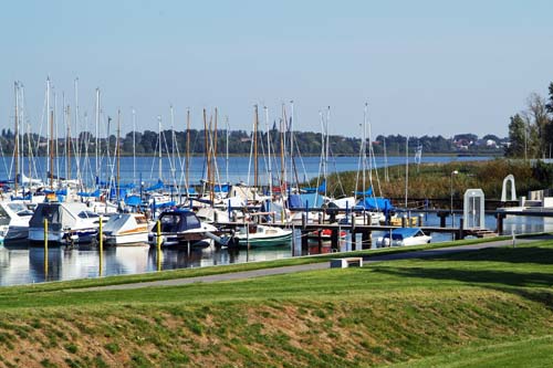 zurück - Yachthafen, Marina Ribnitz-Damgarten