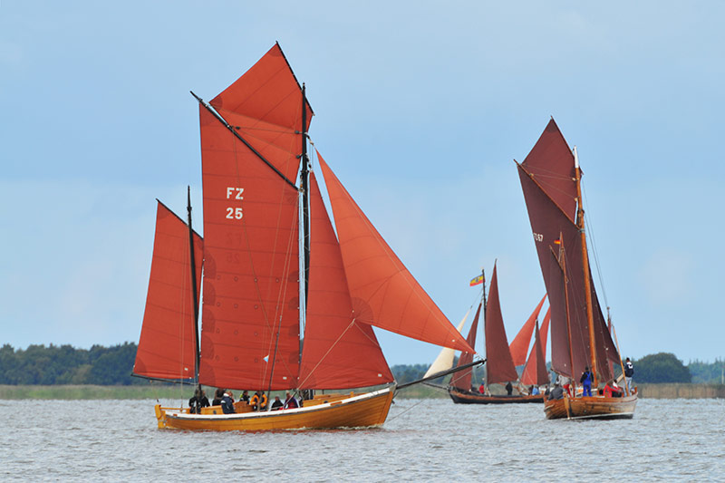 Zeesboote auf dem Bodstedter Bodden